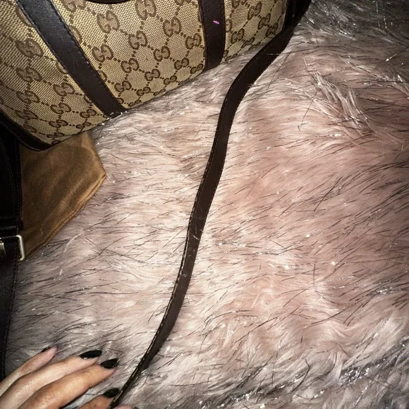 Authentic Vintage Gucci Boston bag I believe from the 90’s - Picture 13 of 16